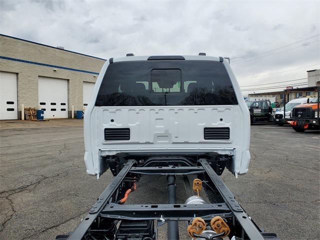new 2025 Ford F-450 car, priced at $61,072