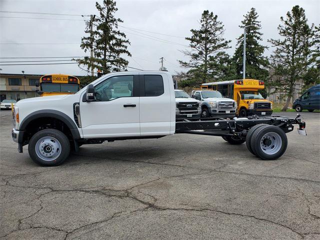 new 2025 Ford F-450 car, priced at $61,072