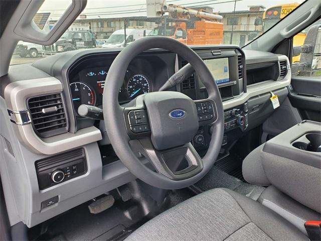 new 2025 Ford F-450 car, priced at $61,072