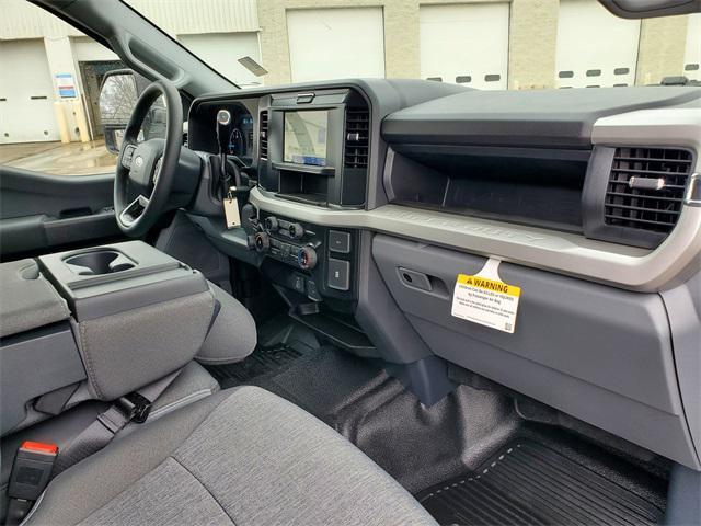 new 2025 Ford F-450 car, priced at $61,072