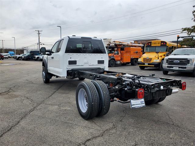 new 2025 Ford F-450 car, priced at $61,072