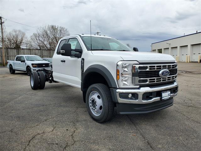 new 2025 Ford F-450 car, priced at $61,072