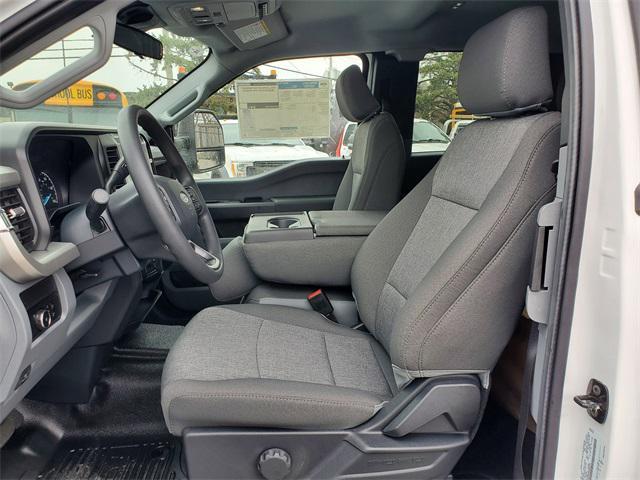 new 2025 Ford F-450 car, priced at $61,072