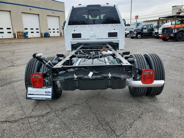 new 2025 Ford F-450 car, priced at $61,072
