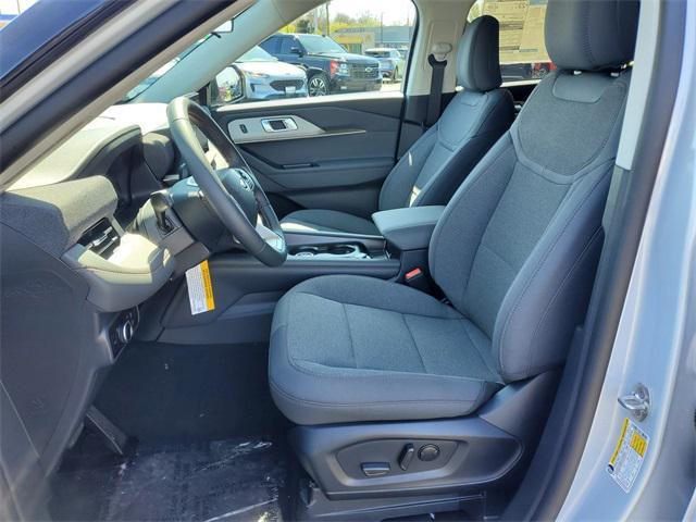 new 2025 Ford Explorer car, priced at $40,541