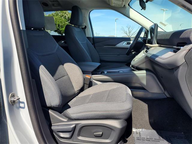 new 2025 Ford Explorer car, priced at $40,541
