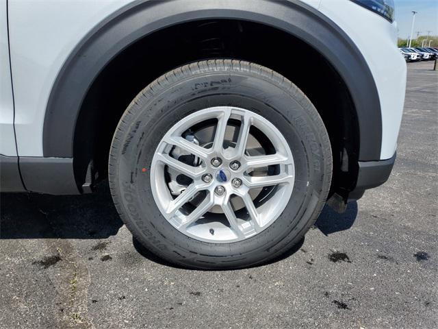 new 2025 Ford Explorer car, priced at $40,541
