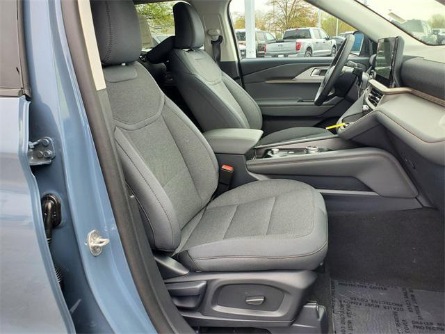 new 2025 Ford Explorer car, priced at $40,870