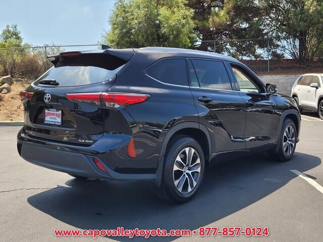 used 2022 Toyota Highlander car, priced at $33,792