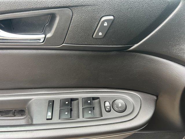 used 2015 Chevrolet Traverse car, priced at $8,000