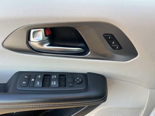 used 2022 Chrysler Pacifica Hybrid car, priced at $21,495