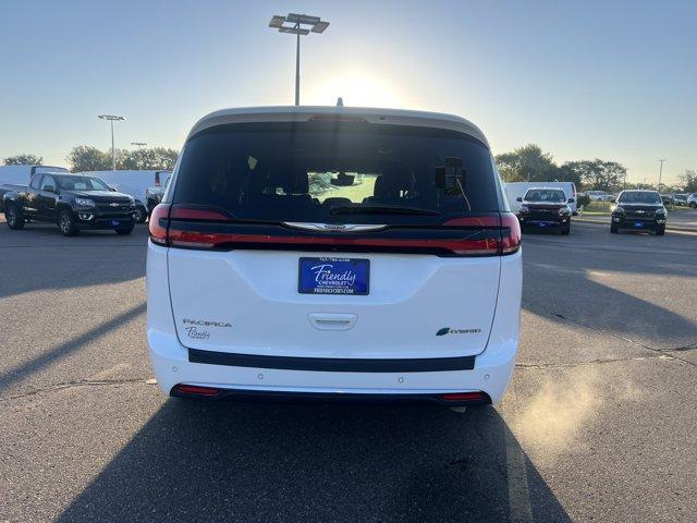used 2022 Chrysler Pacifica Hybrid car, priced at $21,495
