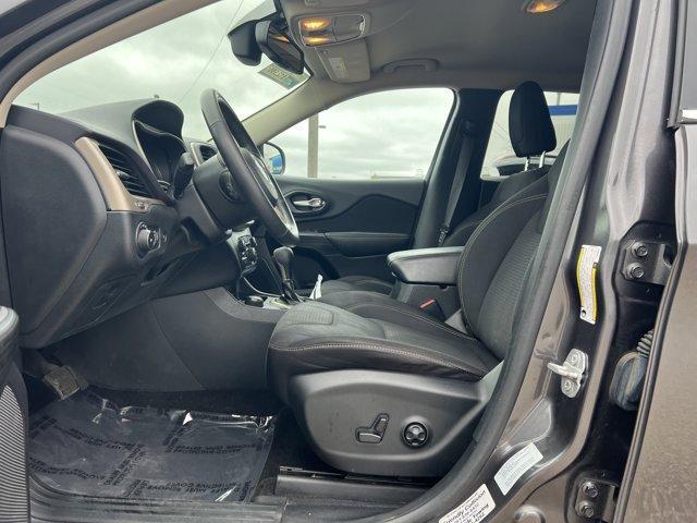 used 2015 Jeep Cherokee car, priced at $12,995