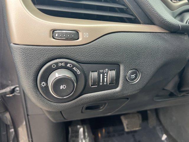 used 2015 Jeep Cherokee car, priced at $12,995