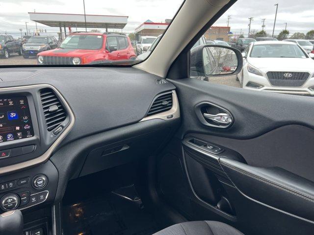 used 2015 Jeep Cherokee car, priced at $12,995