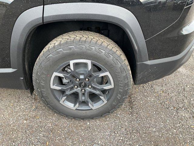 new 2025 Chevrolet Equinox car, priced at $32,430