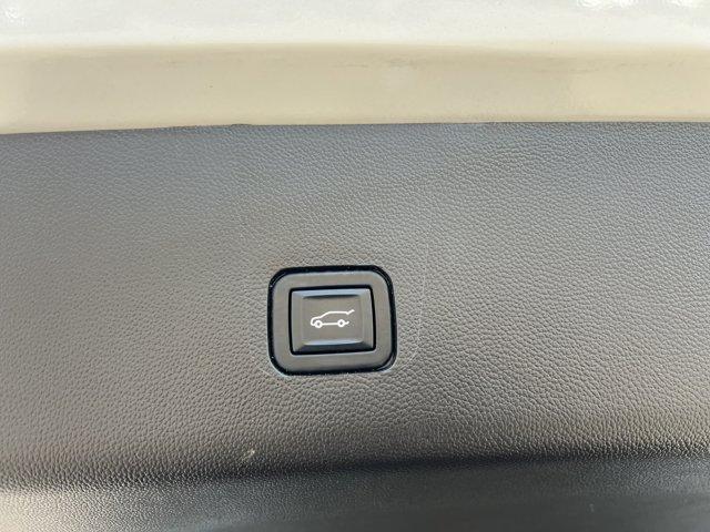 used 2023 Chevrolet Traverse car, priced at $33,995