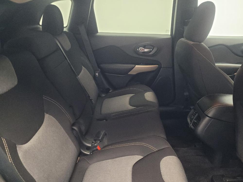 used 2018 Jeep Cherokee car, priced at $16,195