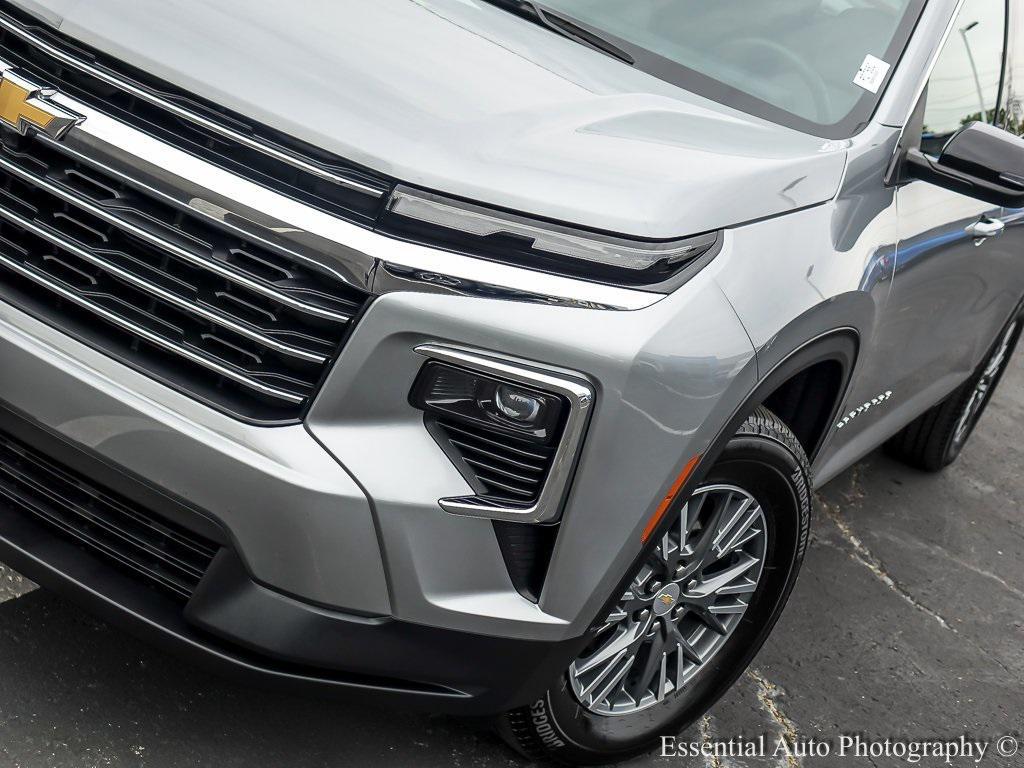 used 2025 Chevrolet Traverse car, priced at $40,198