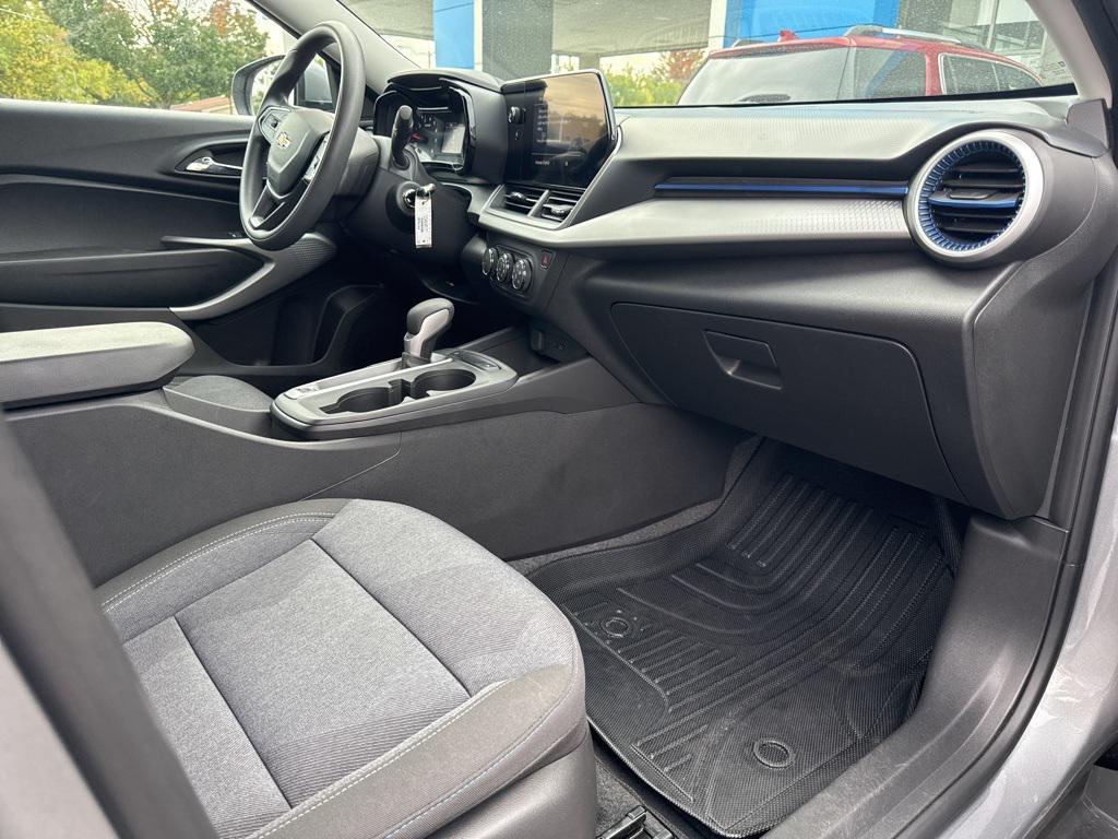 used 2024 Chevrolet Trax car, priced at $20,989