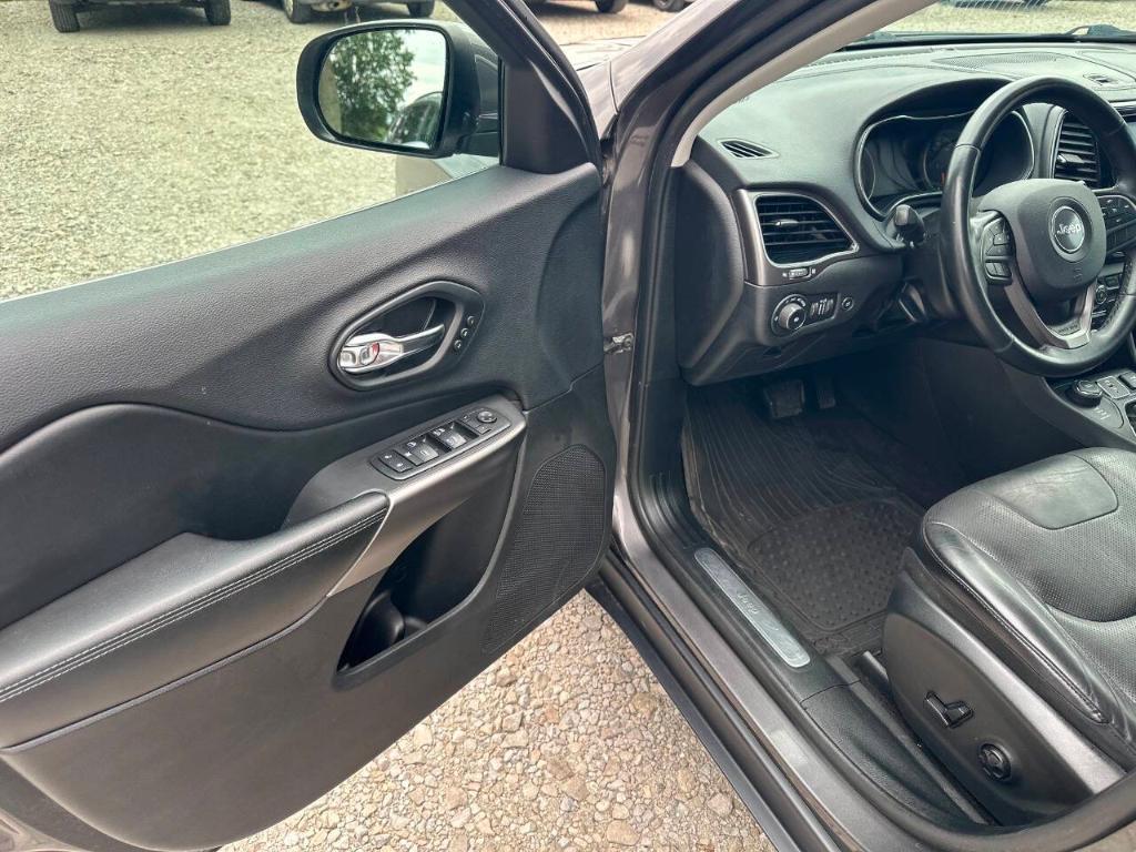 used 2019 Jeep Cherokee car, priced at $12,755