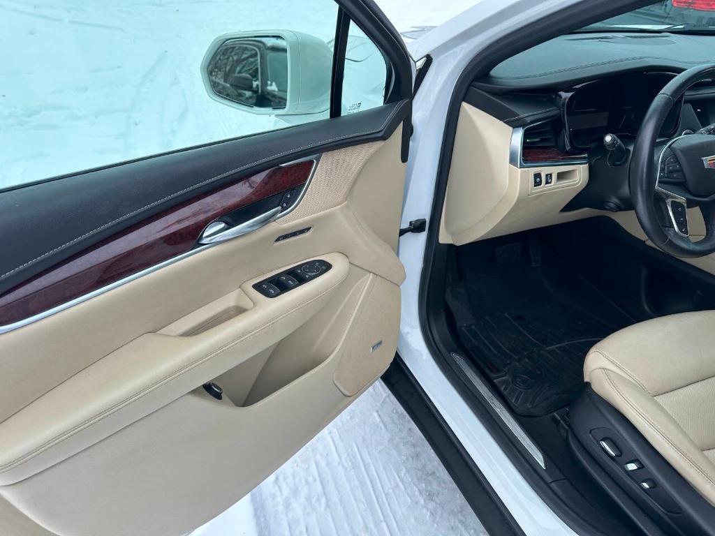 used 2018 Cadillac XT5 car, priced at $14,955