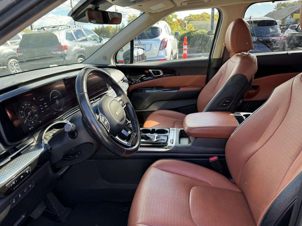 used 2023 Kia Carnival car, priced at $32,995