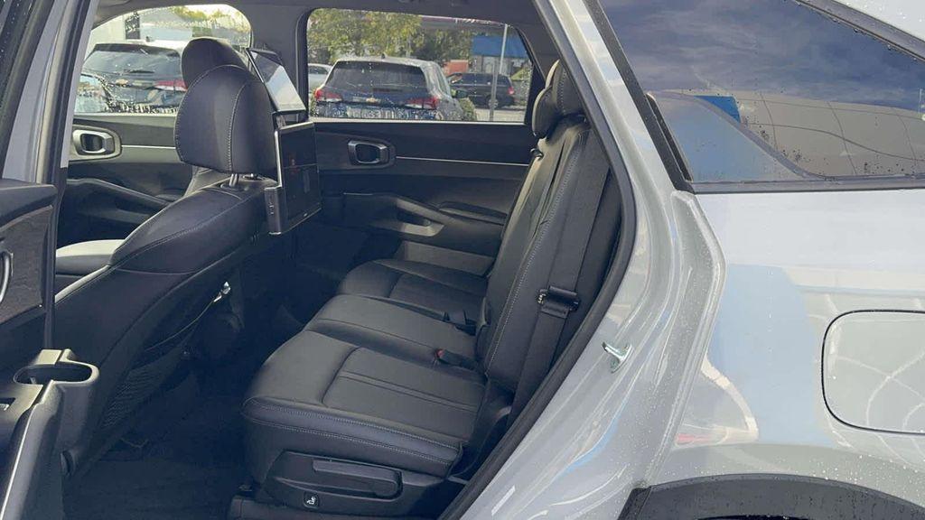 used 2022 Kia Sorento car, priced at $26,995