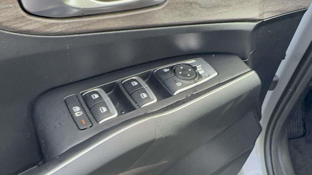 used 2022 Kia Sorento car, priced at $26,995