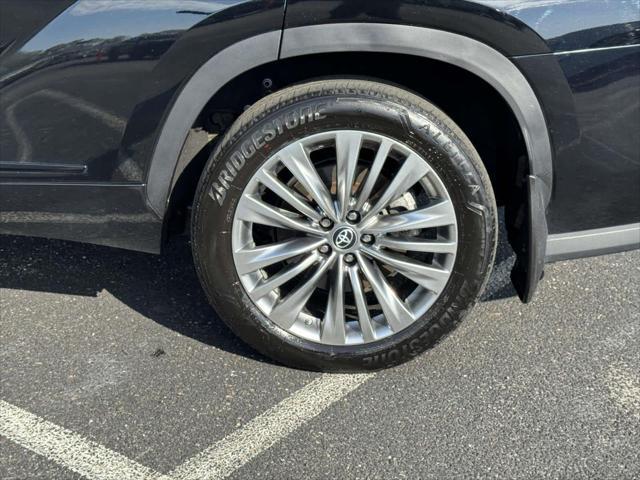 used 2023 Toyota Highlander Hybrid car, priced at $49,995