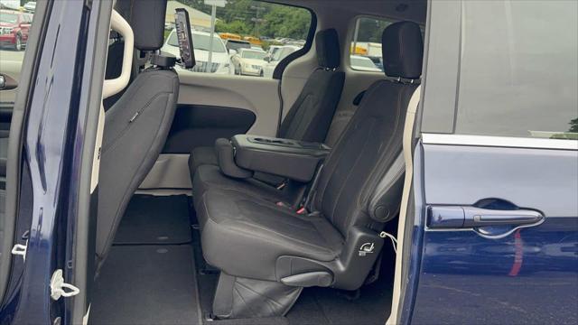 used 2017 Chrysler Pacifica car, priced at $10,495