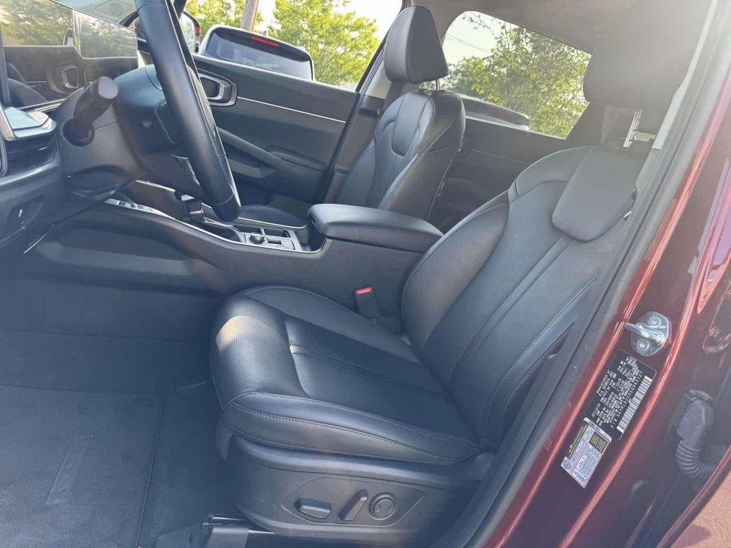 used 2025 Kia Sorento car, priced at $29,995