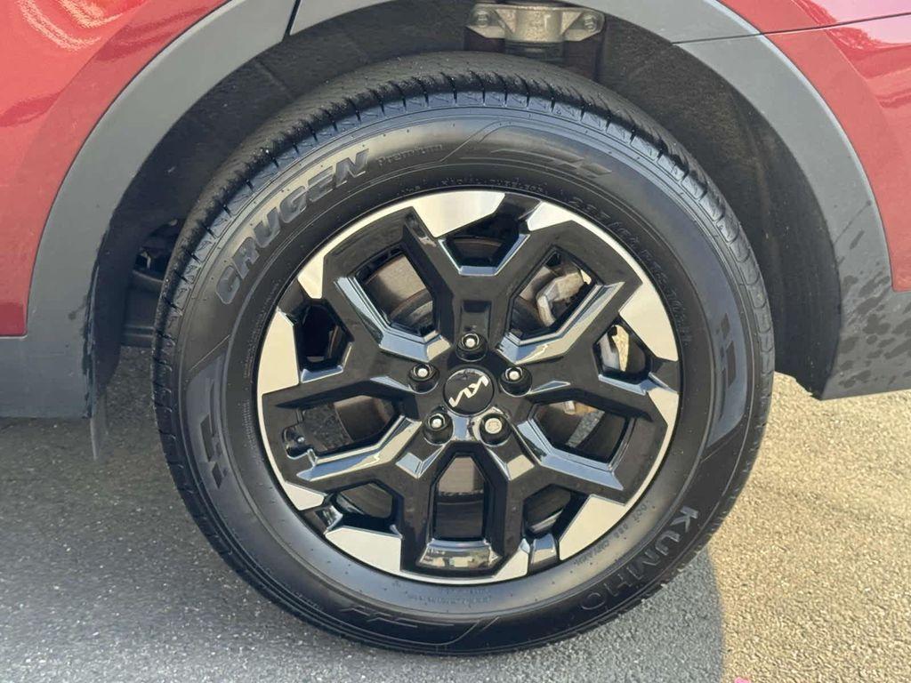used 2025 Kia Sorento car, priced at $29,995