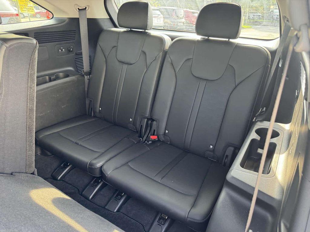 used 2025 Kia Sorento car, priced at $29,995