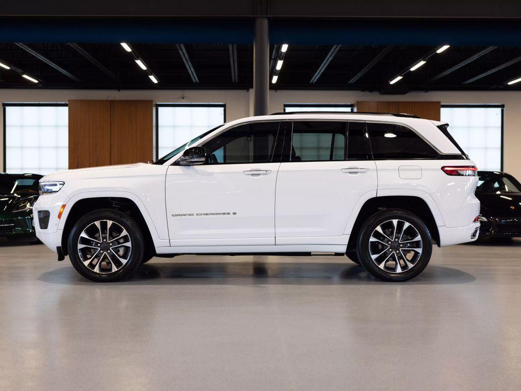 used 2022 Jeep Grand Cherokee car, priced at $35,990