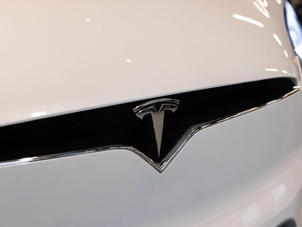used 2017 Tesla Model X car, priced at $34,990
