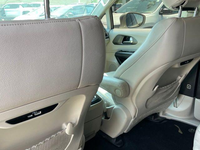 used 2021 Chrysler Pacifica Hybrid car, priced at $15,955