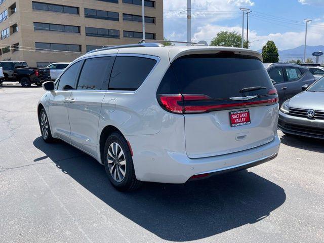 used 2021 Chrysler Pacifica Hybrid car, priced at $15,955