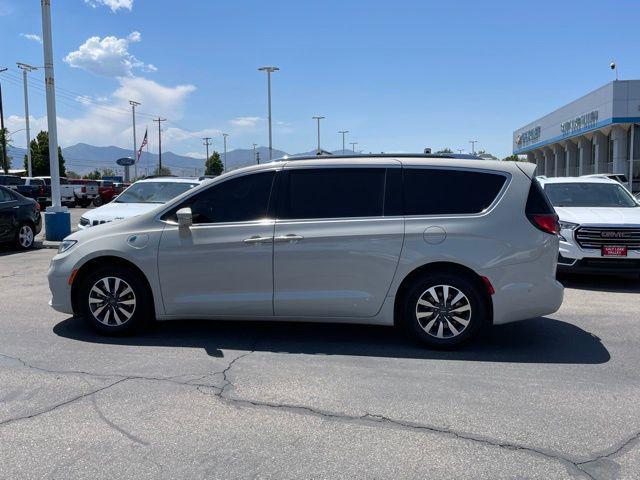 used 2021 Chrysler Pacifica Hybrid car, priced at $15,955