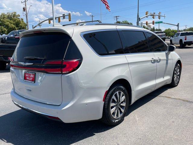 used 2021 Chrysler Pacifica Hybrid car, priced at $15,955