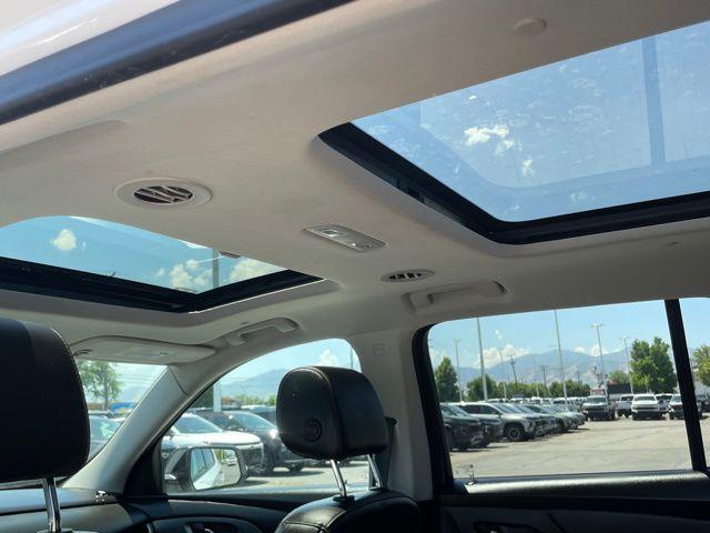 used 2021 Chevrolet Traverse car, priced at $26,117