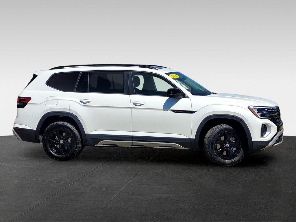 new 2026 Volkswagen Atlas car, priced at $51,698
