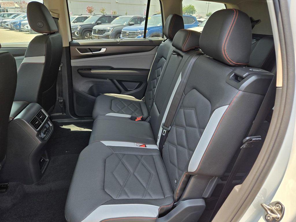 new 2025 Volkswagen Atlas car, priced at $47,059
