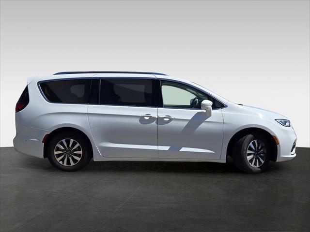 used 2021 Chrysler Pacifica Hybrid car, priced at $26,511