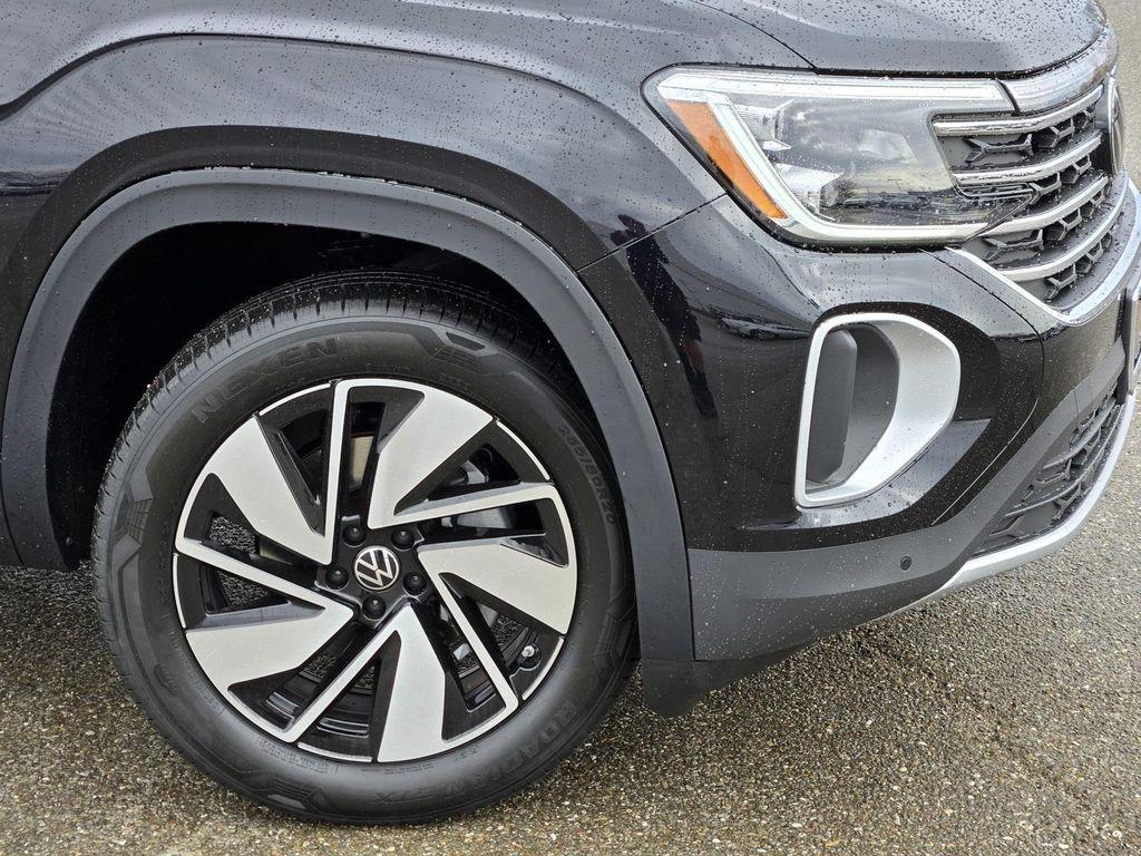 new 2025 Volkswagen Atlas car, priced at $40,296