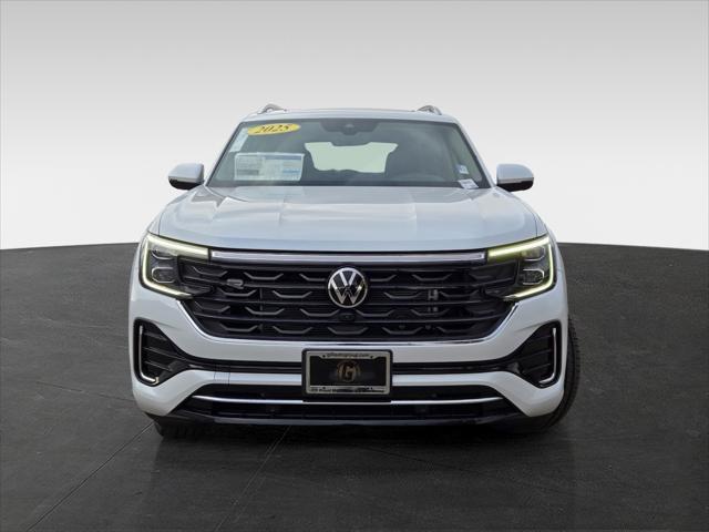 new 2025 Volkswagen Atlas car, priced at $53,994