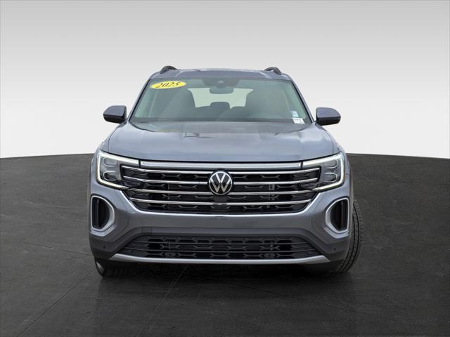 new 2025 Volkswagen Atlas car, priced at $44,635