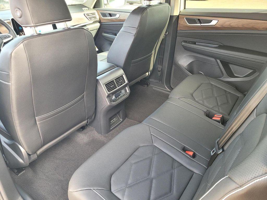 new 2026 Volkswagen Atlas car, priced at $39,553
