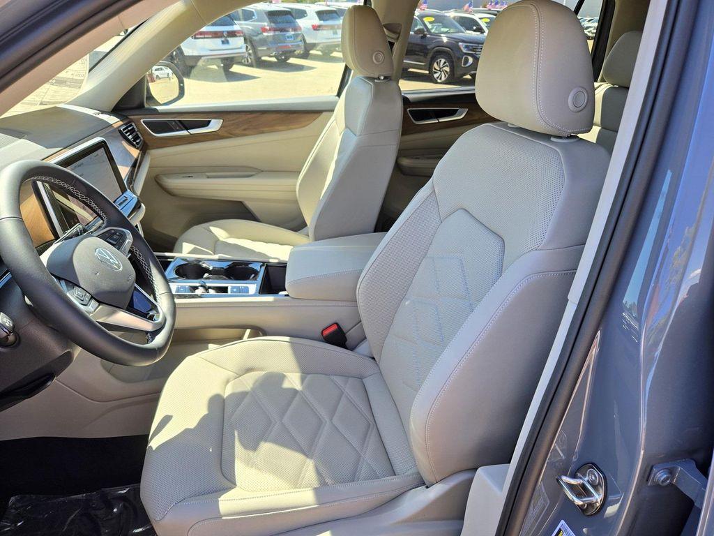 new 2026 Volkswagen Atlas car, priced at $48,925
