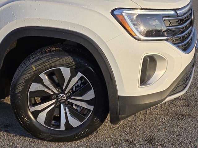new 2025 Volkswagen Atlas car, priced at $35,704